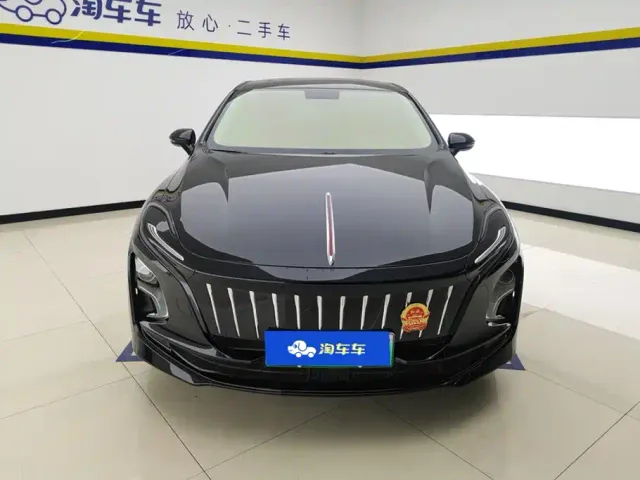 Hongqi E-QM5 — Фото автомобиля 2