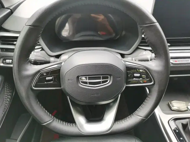Geely Emgrand — Фото автомобиля 10