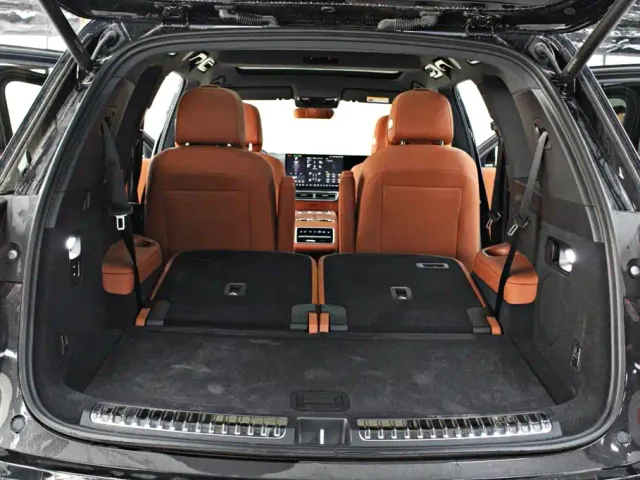 Li Auto L8 — Фото автомобиля 14