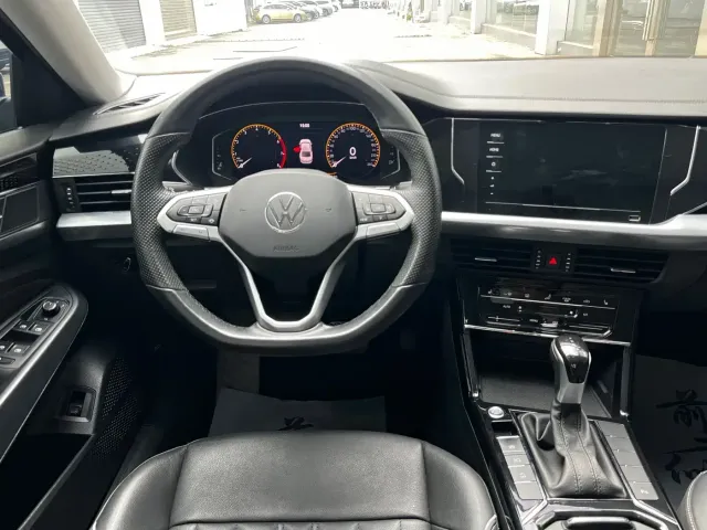 Volkswagen Passat — Фото автомобиля 8