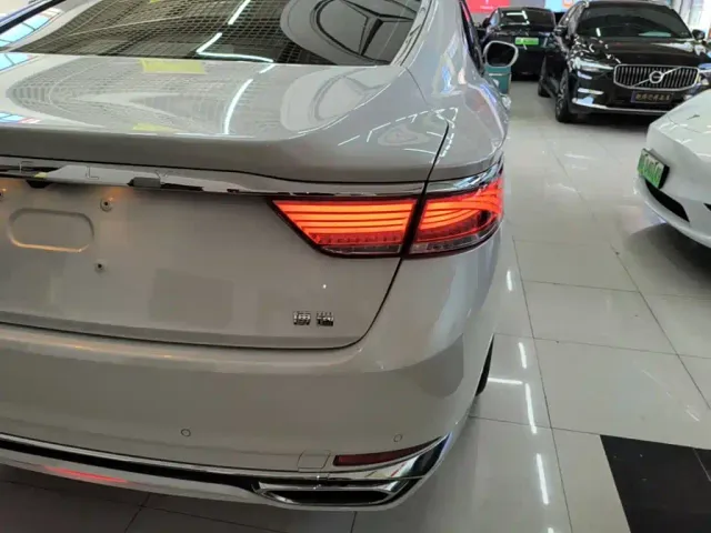 Geely Borui — Фото автомобиля 7