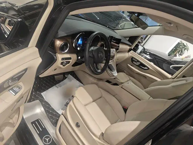 Mercedes-Benz V-Class — Фото автомобиля 11