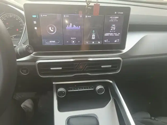 Geely Binyue — Фото автомобиля 12
