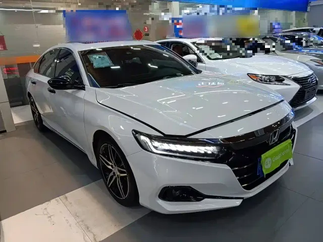 Honda Accord — Фото автомобиля 3