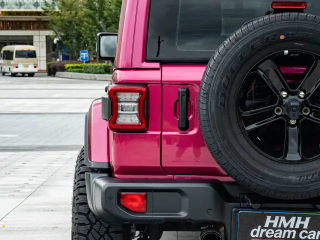 Jeep Wrangler — Фото автомобиля 9