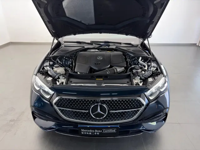 Mercedes-Benz E-Class — Фото автомобиля 22