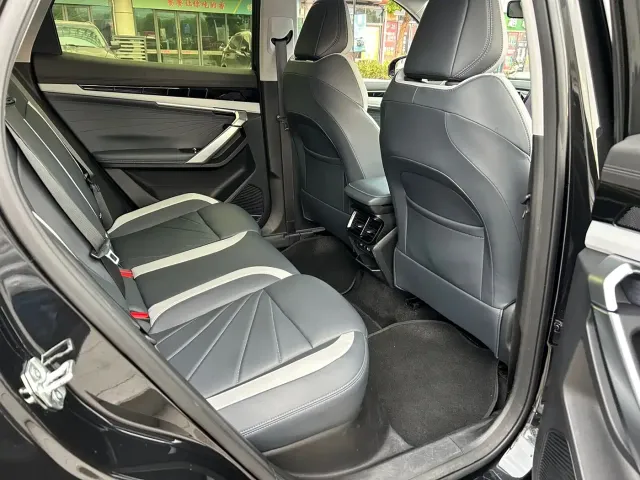 Geely Boyue L 2023 1.5TD DCT Glory Edition — Фото автомобиля 17