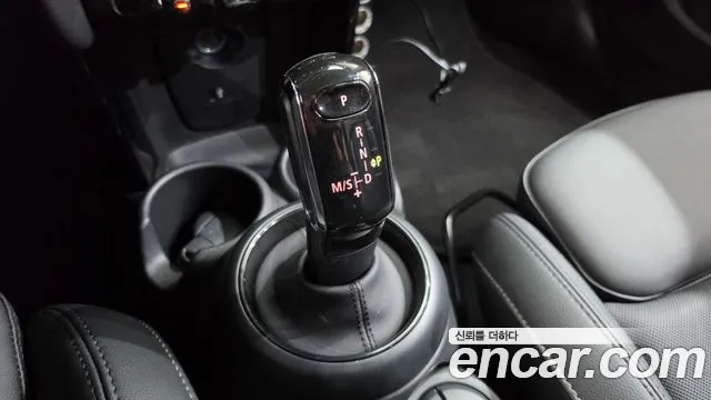 Mini Cooper Cooper 5 дверей Classic — Фото автомобиля 9
