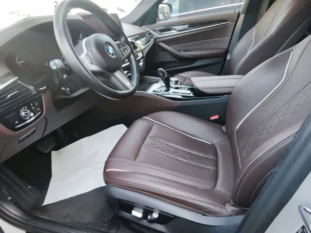 BMW 5 Series — Фото автомобиля 6
