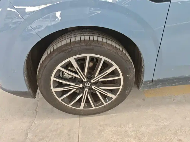 Leapmotor B10 — Фото автомобиля 22