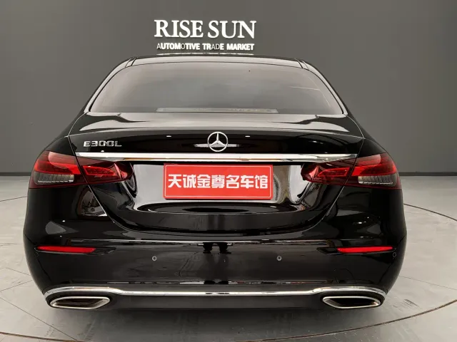 Mercedes-Benz E-Class — Фото автомобиля 10