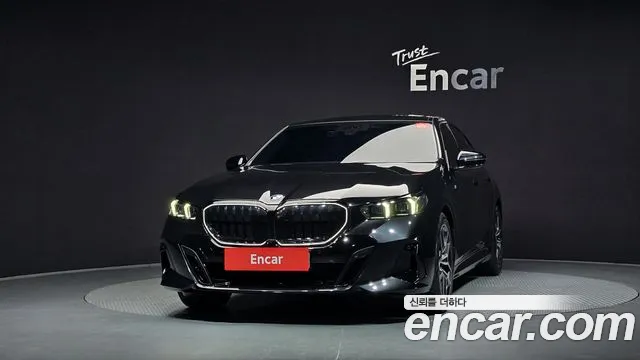 BMW 5 Series G60 — Фото автомобиля 3