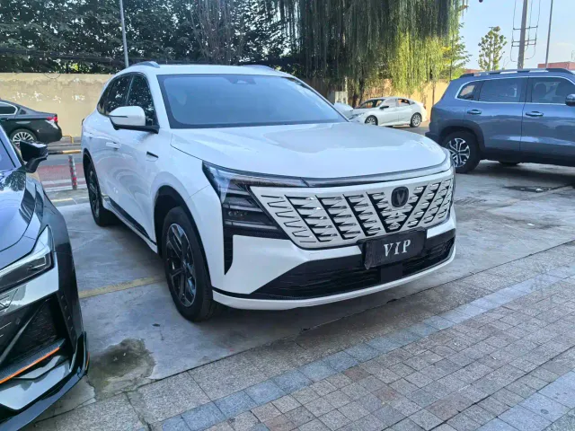 Changan CS75 Plus — Фото автомобиля 3