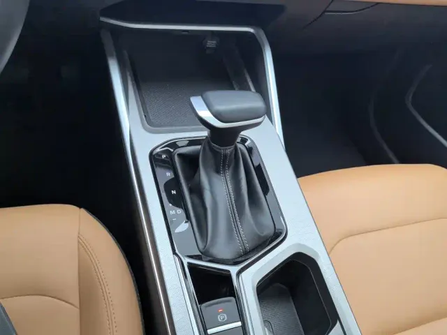 Geely Emgrand — Фото автомобиля 13