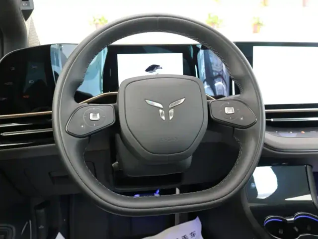Hongqi Hongqi EH7 2025 640 AWD Smart Selection Edition — Фото автомобиля 7