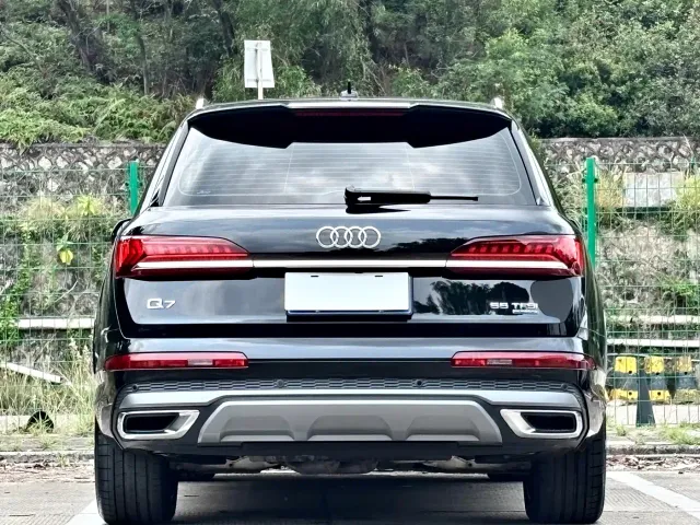 Audi Q7 — Фото автомобиля 26