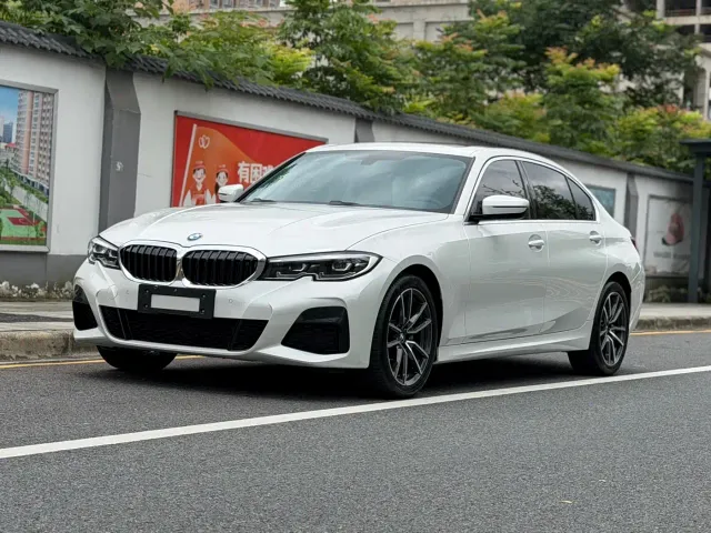 Фотография автомобиля — BMW 3 Series