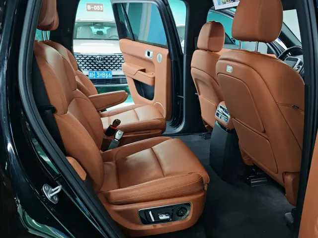 Li Auto L9 — Фото автомобиля 9