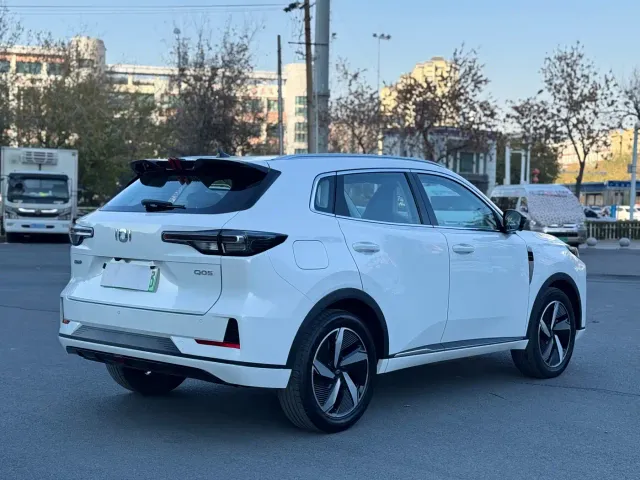 Changan Qiyuan Q05 — Фото автомобиля 13