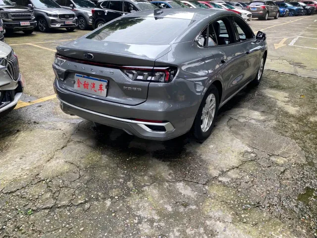 Ford Mondeo — Фото автомобиля 6