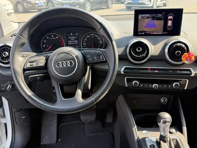 Audi Q2L — Фото автомобиля 8