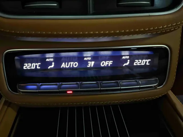 Mercedes-Benz GLS-Class — Фото автомобиля 22