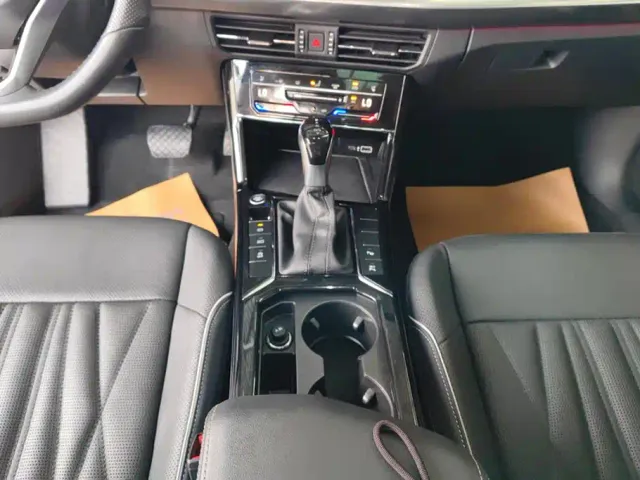 Volkswagen Passat — Фото автомобиля 16