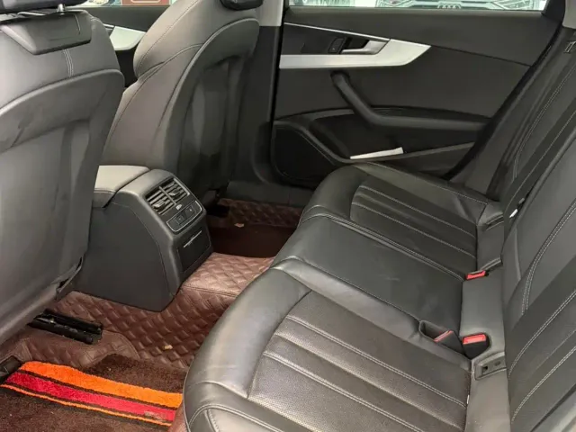 Audi A4L — Фото автомобиля 15