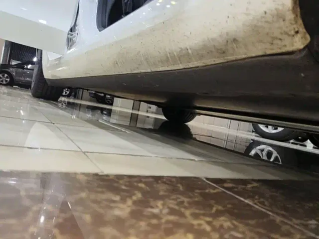 Tesla Model 3 — Фото автомобиля 20