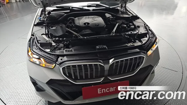 BMW 5-Series 5 серия (G60) 523d xDrive M Sport — Фото автомобиля 6