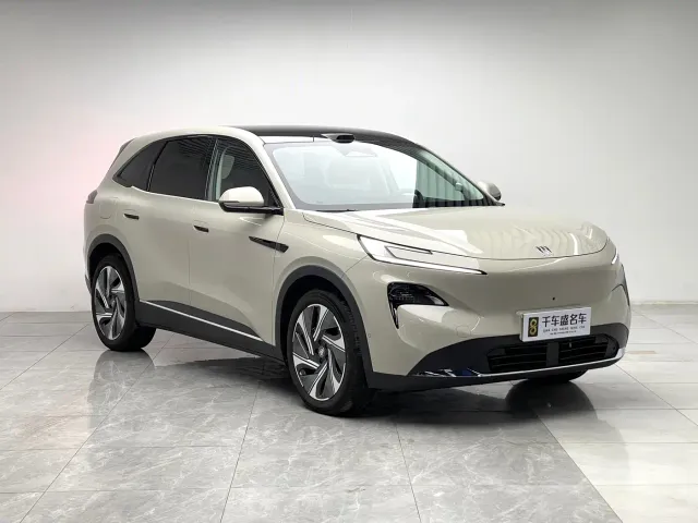 Buick Zhijing E7 — Фото автомобиля 3