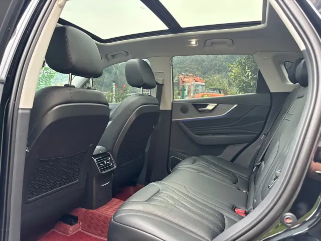 Hongqi HS5 — Фото автомобиля 6