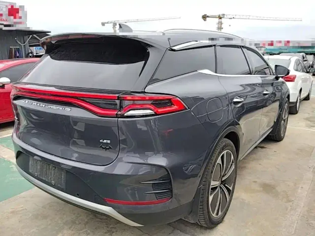 BYD Tang — Фото автомобиля 6