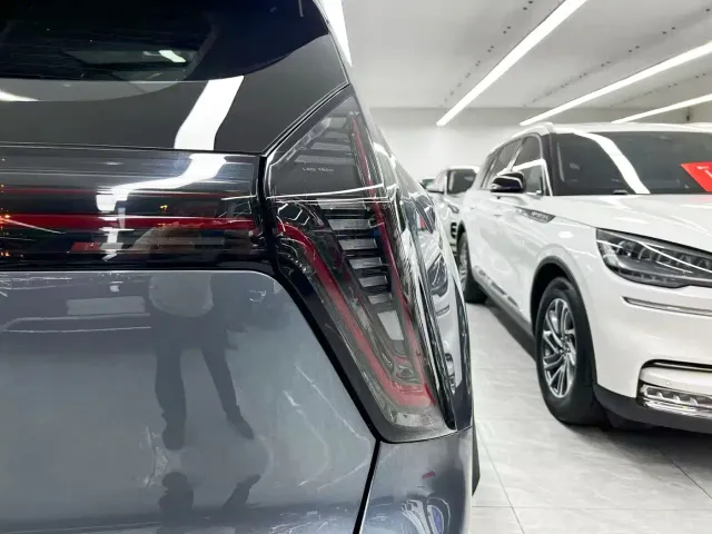 Geely Boyue L — Фото автомобиля 22