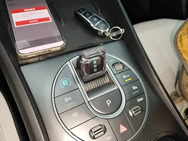 BYD Seal 05 DM-i — Фото автомобиля 13