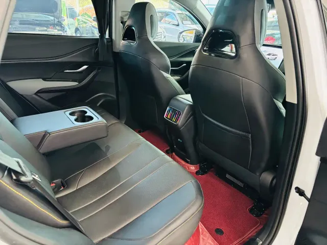 BYD Seal 05 DM-i — Фото автомобиля 13