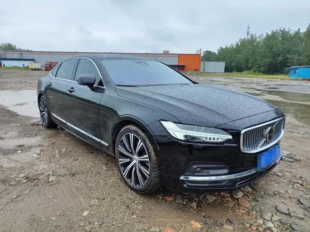 Volvo S90 — Фото автомобиля 3