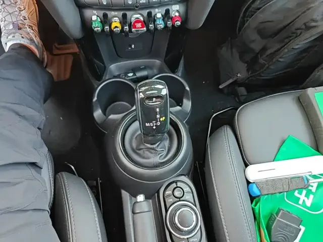 MINI Hatch — Фото автомобиля 13