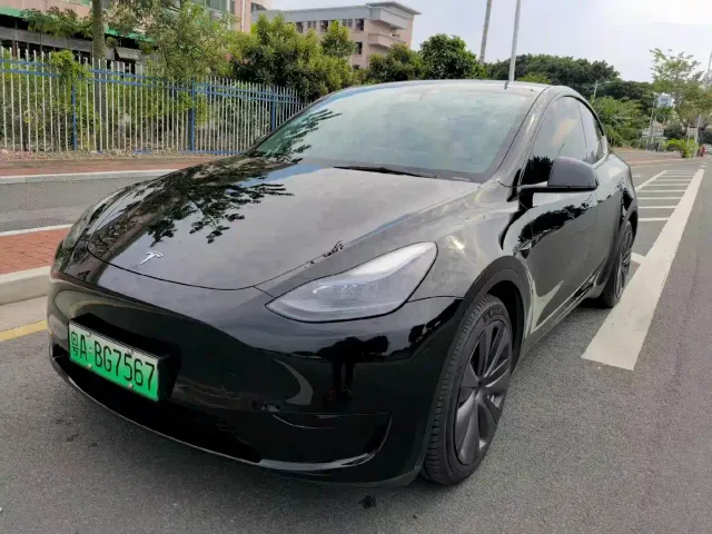 Фотография автомобиля — Tesla Model Y