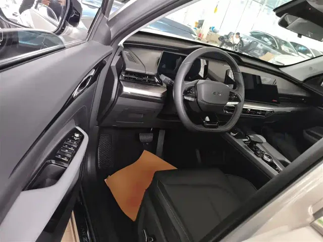 Changan Z6 — Фото автомобиля 15