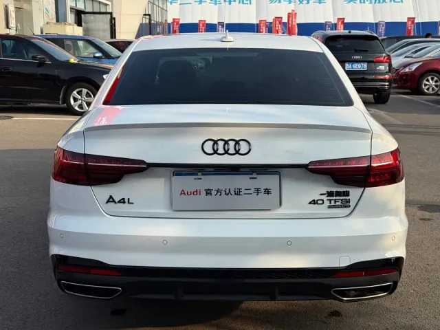 Audi A4L — Фото автомобиля 4