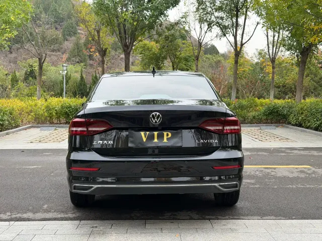 Volkswagen Lavida — Фото автомобиля 17