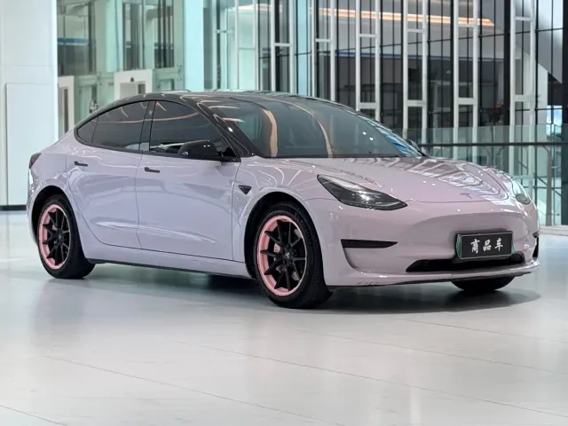 Tesla Model 3 — Фото автомобиля 3