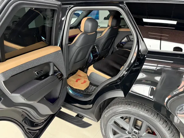 Land Rover Range Rover Sport — Фото автомобиля 6