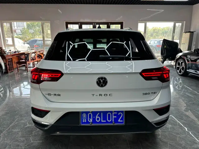 Volkswagen T-Roc — Фото автомобиля 6