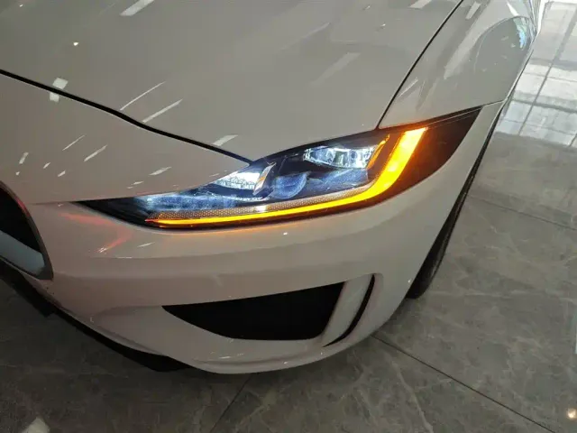 Jaguar XEL — Фото автомобиля 14