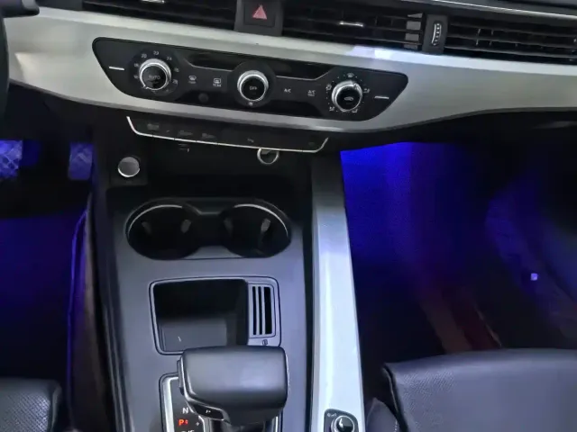 Audi A4L — Фото автомобиля 9