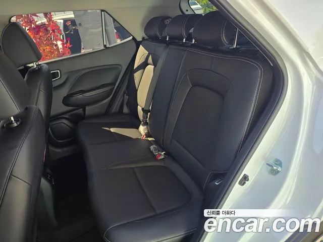 Hyundai Venue — Фото автомобиля 10