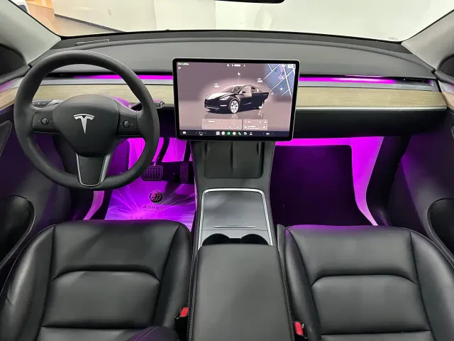 Tesla Model Y — Фото автомобиля 16