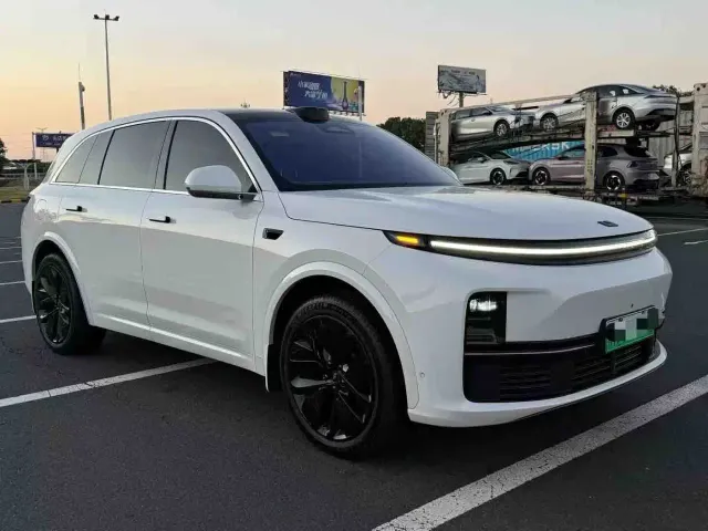 Li Auto L7 — Фото автомобиля 2
